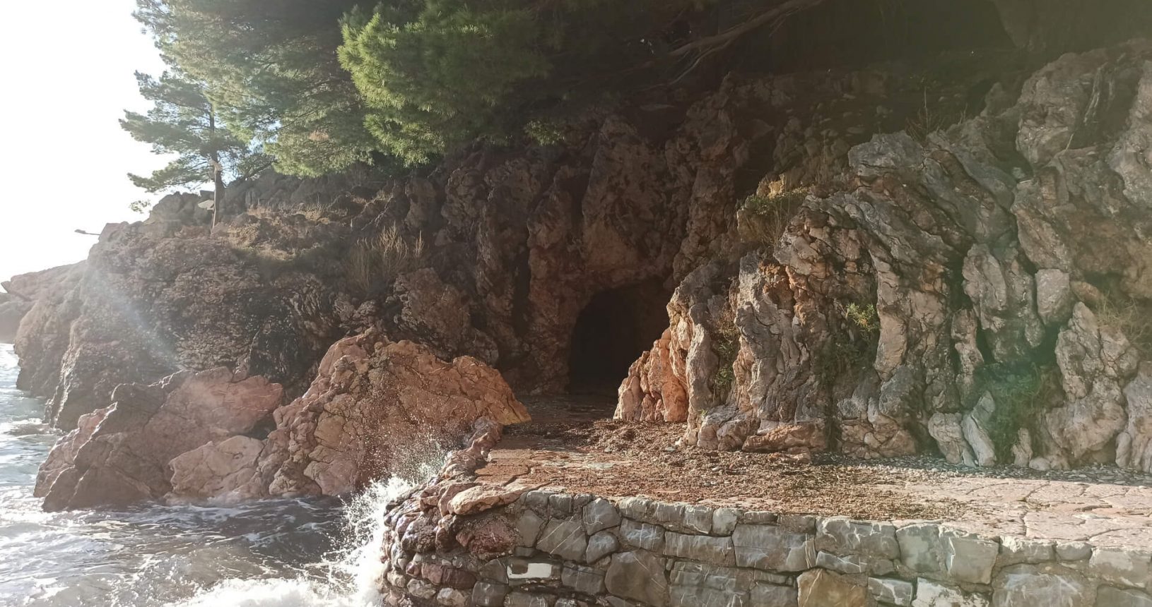 Stony cave in Park Milocer