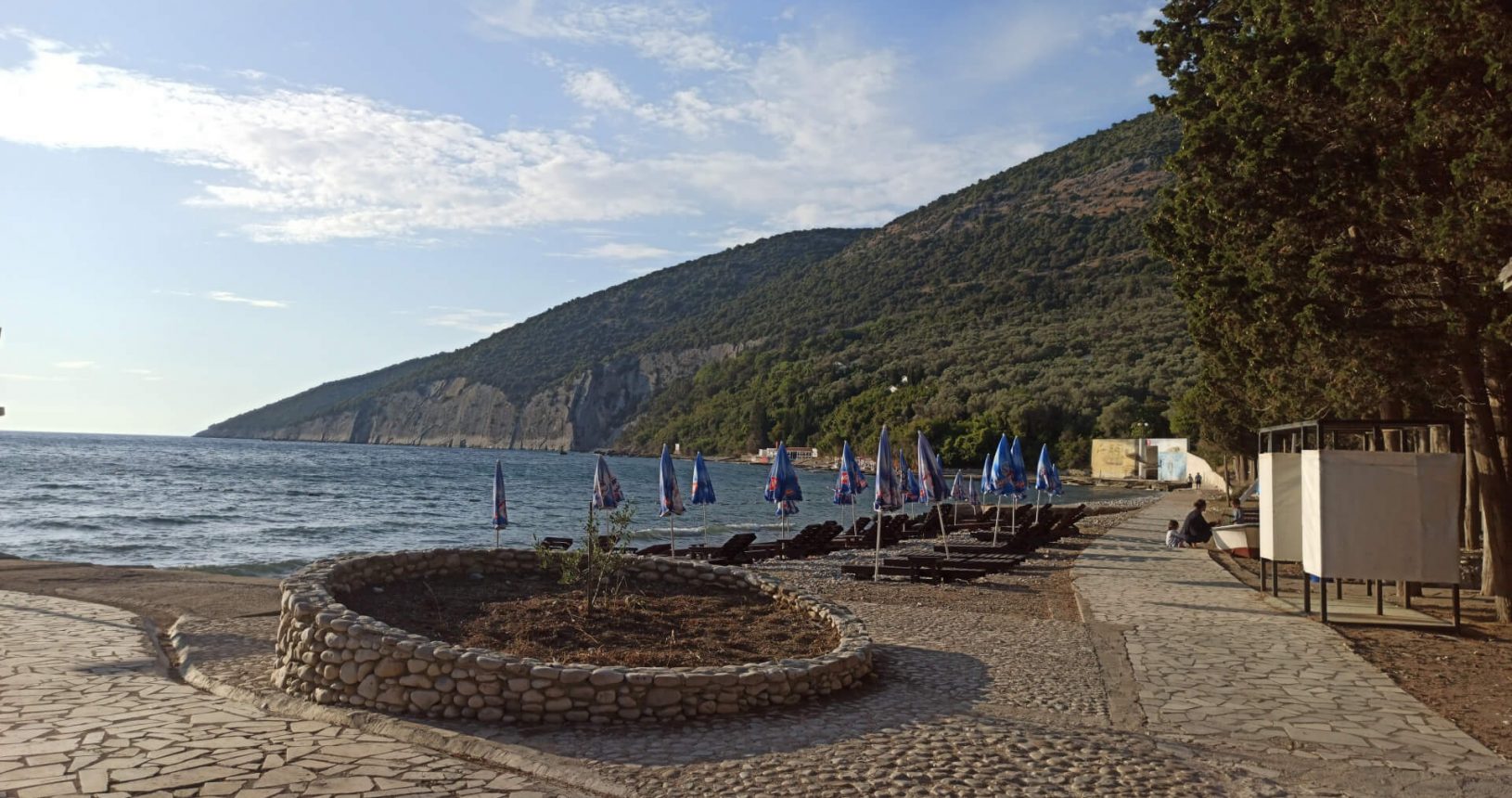 Cozy area of Valdanos beach