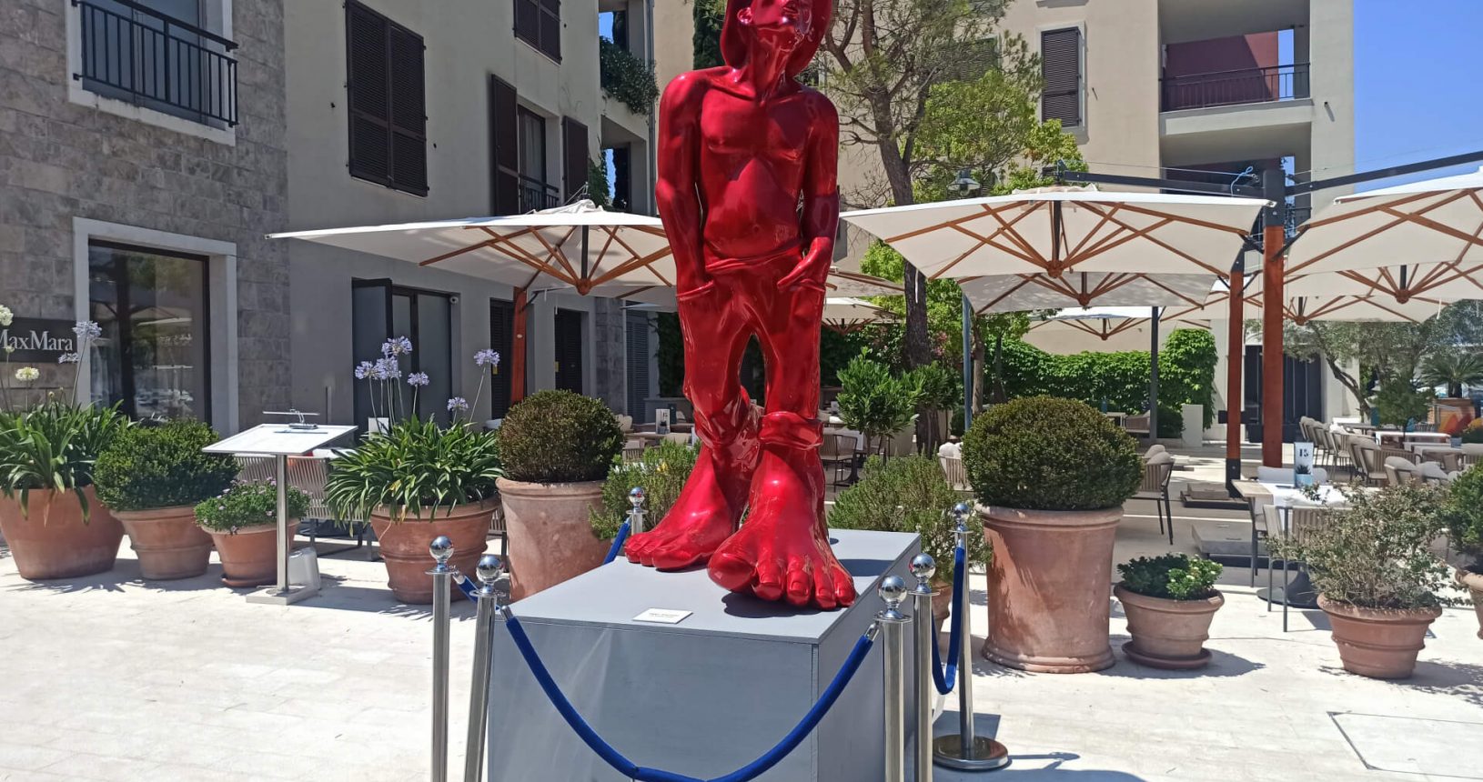 Summer sculpture 4 in Porto Montenegro