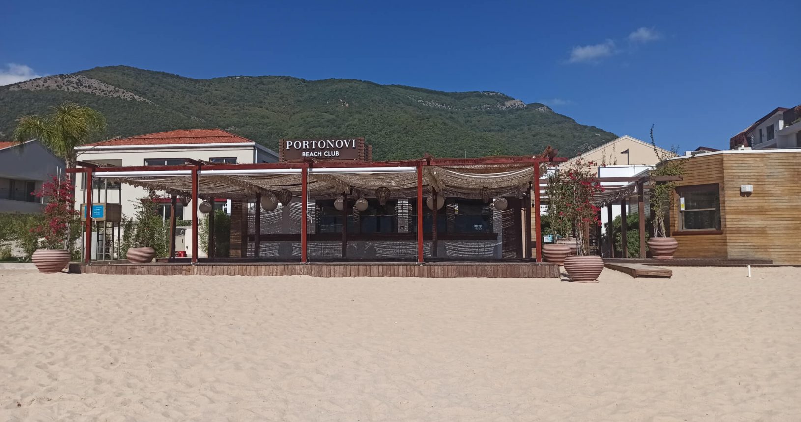 Portonovi Beach club and tender white sand