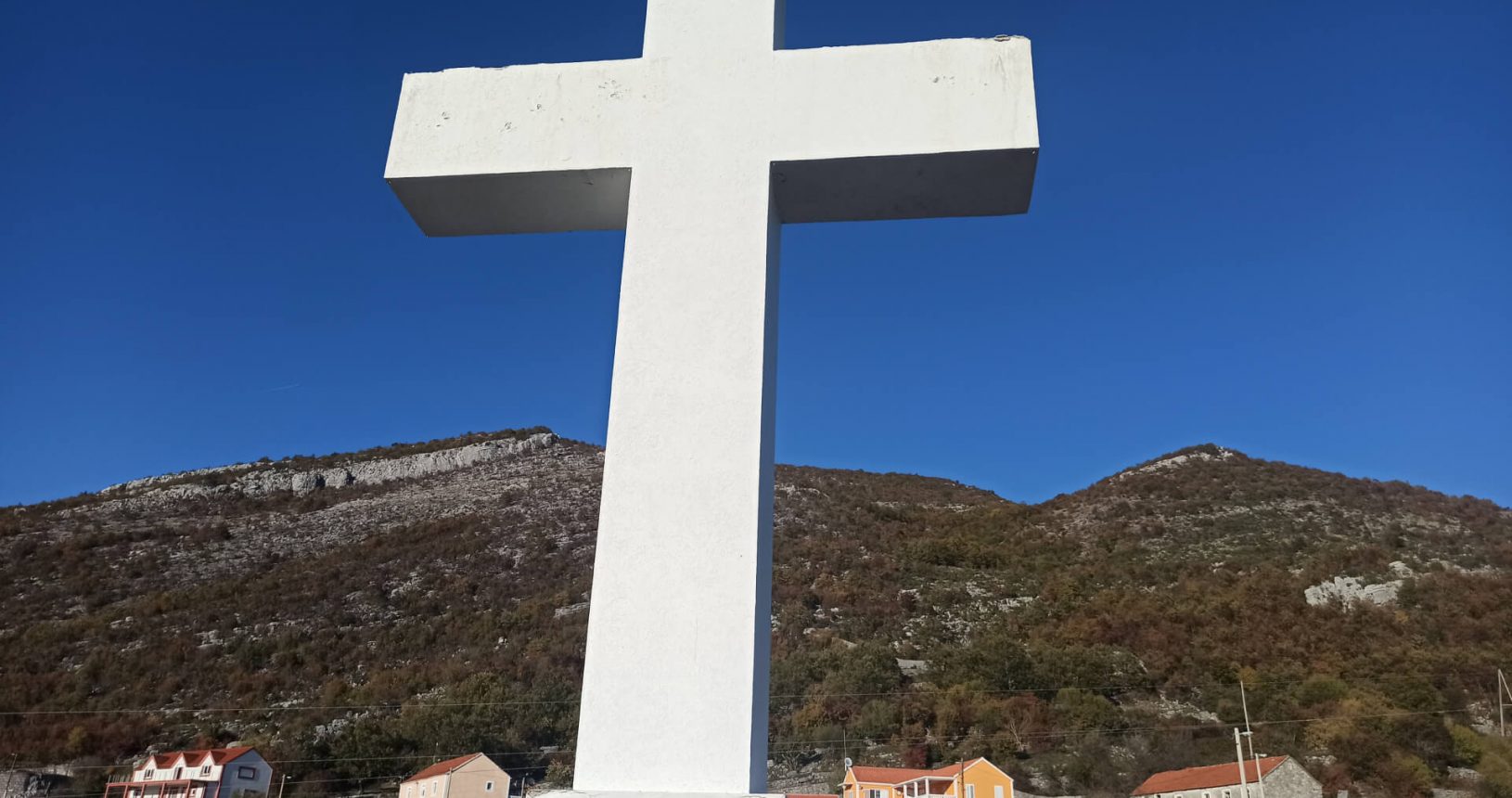 Big cross Viewpoint with big cross and Jesus
