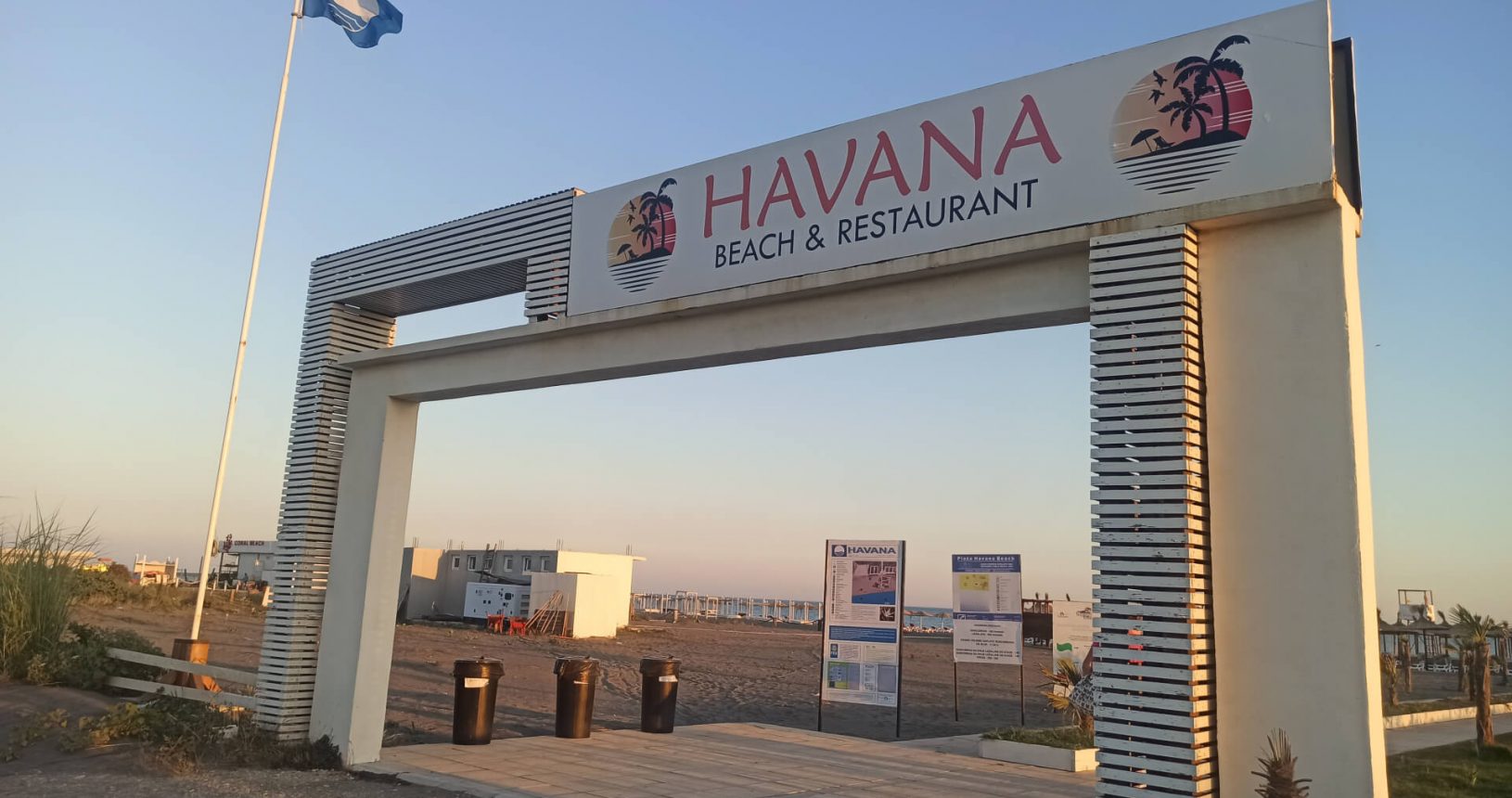 Entrance to Havana Beach and blue flag