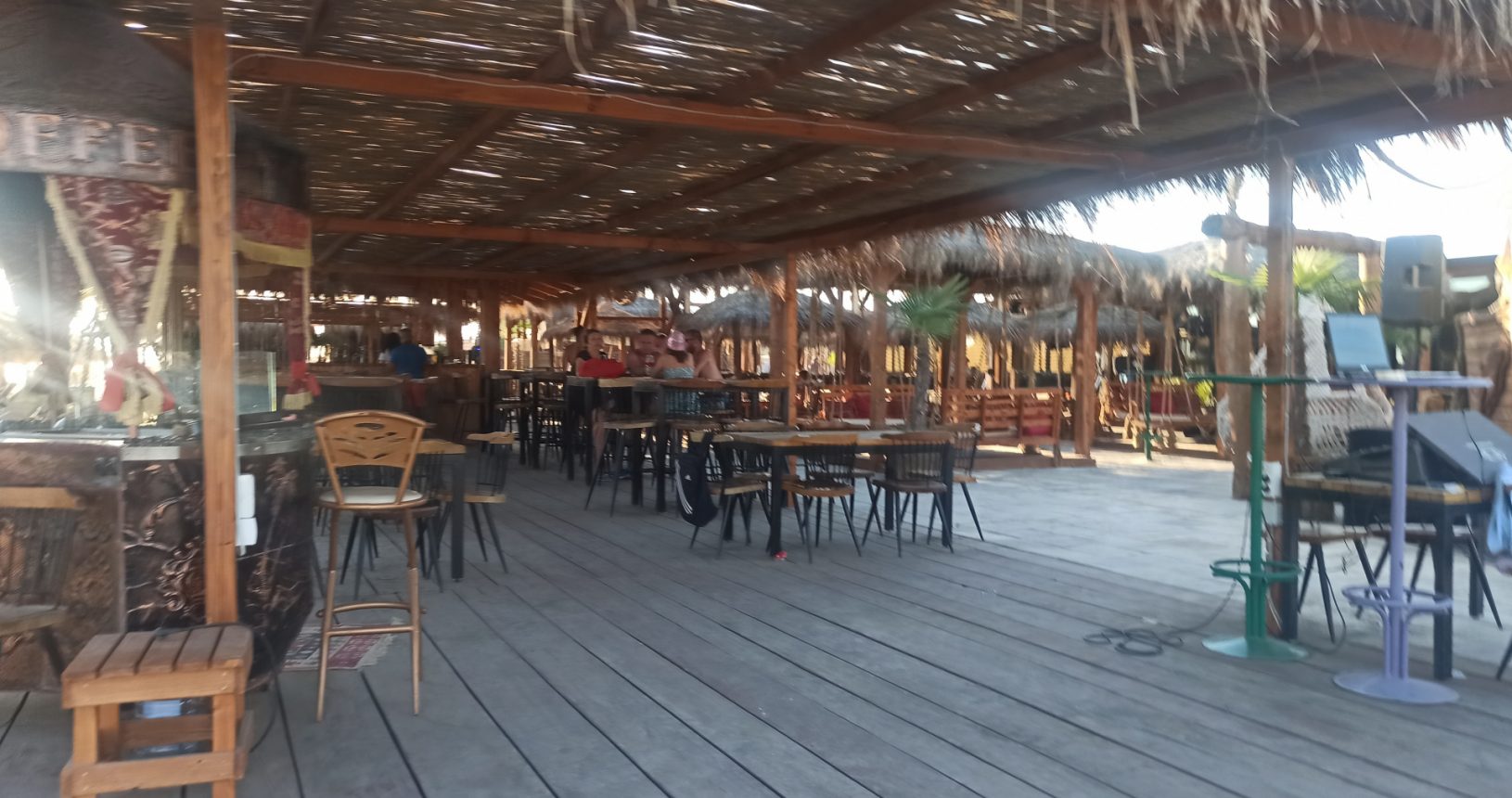 Pearl Beach bar covered terrace tables