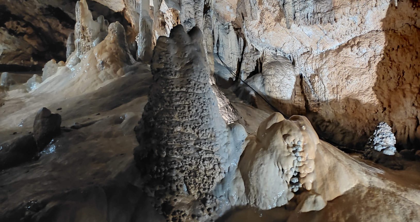 Amazing beauty of Lipa Cave