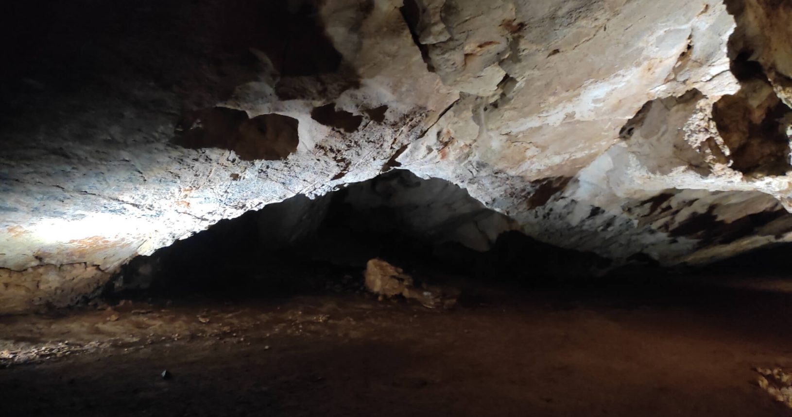 Deep rocks in Lipa Cave