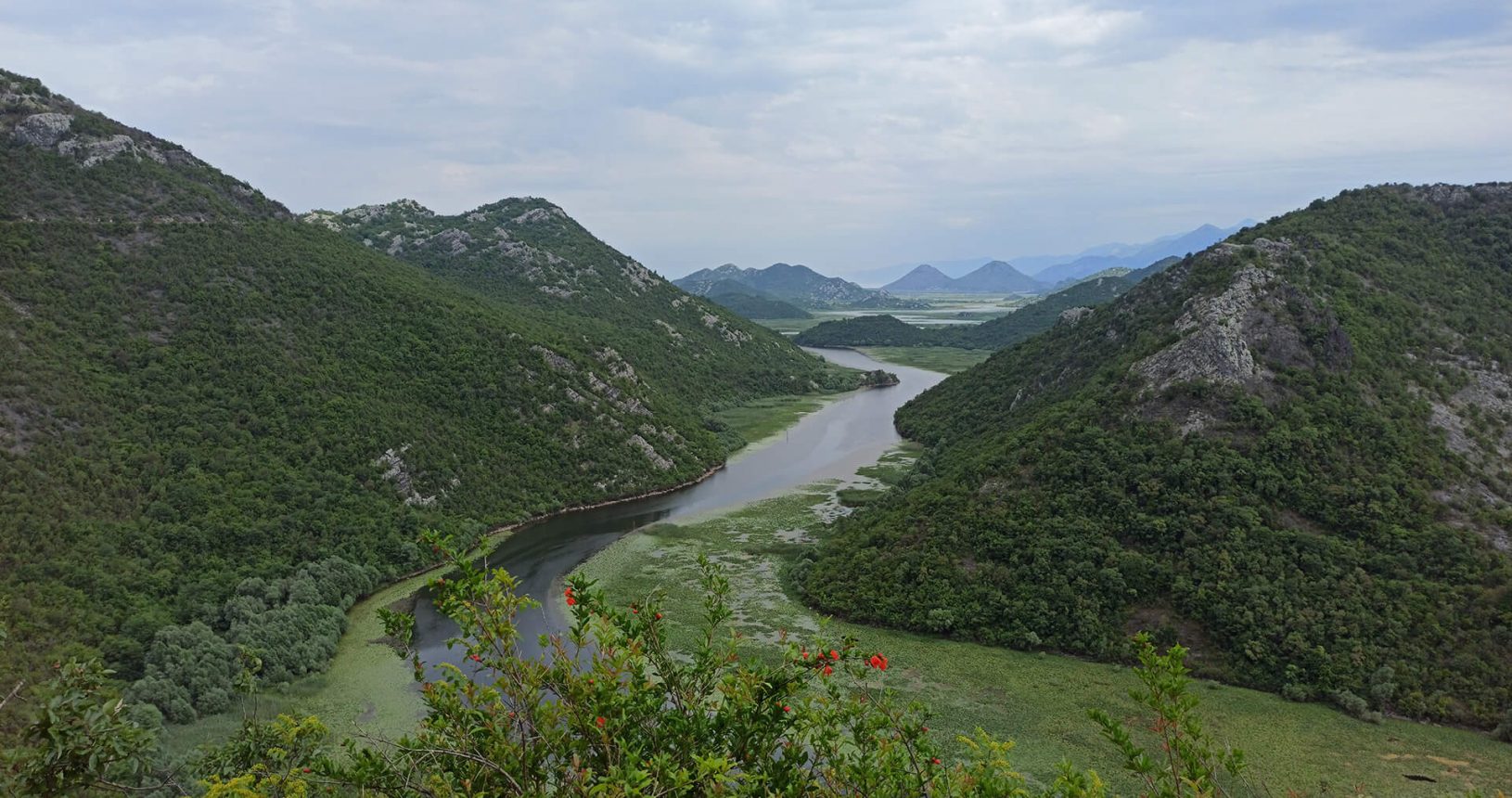 Rijeka Crnojevića top mountains view