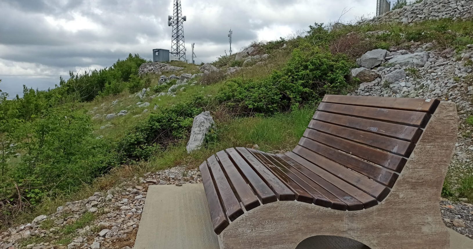 Bench at the top of Viewpoint Shtegvashe