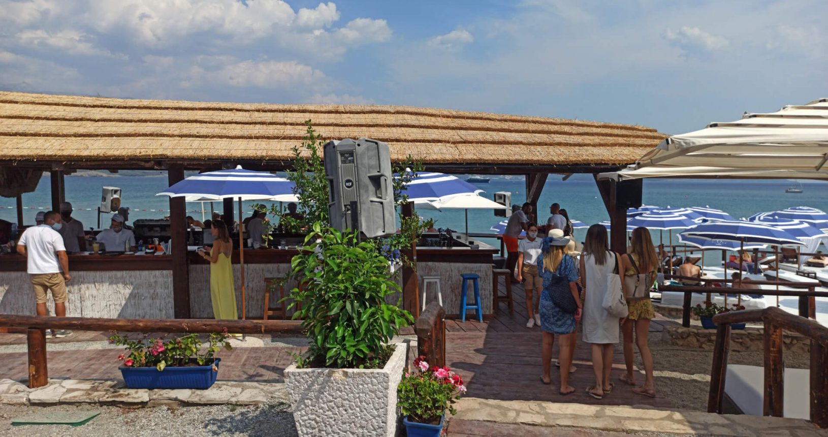 Almara Beach Club beach bar