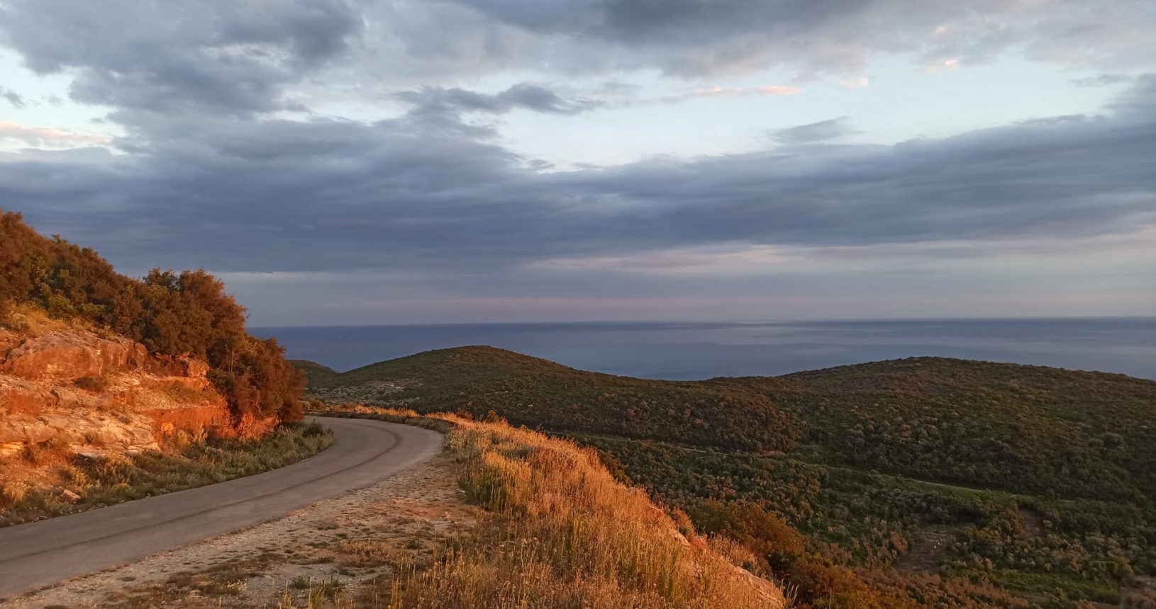 Magical road to Valdanos Viewpoint