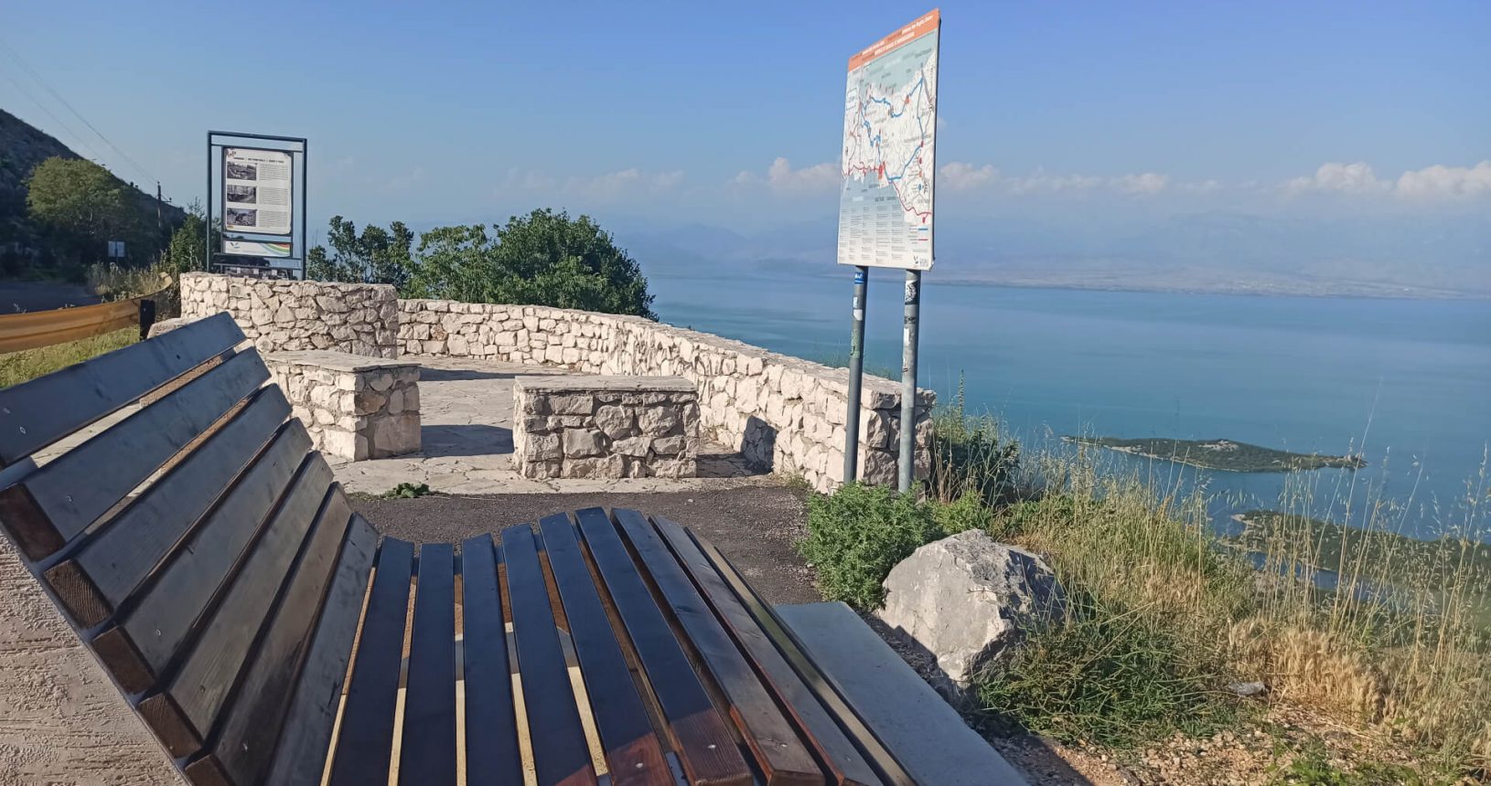 Modern bench at Viewpoint Livari