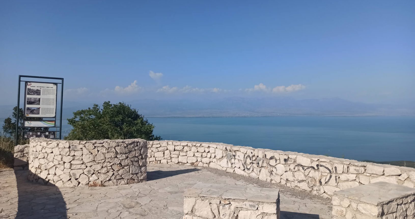 Stony observation point at Viewpoint Livari