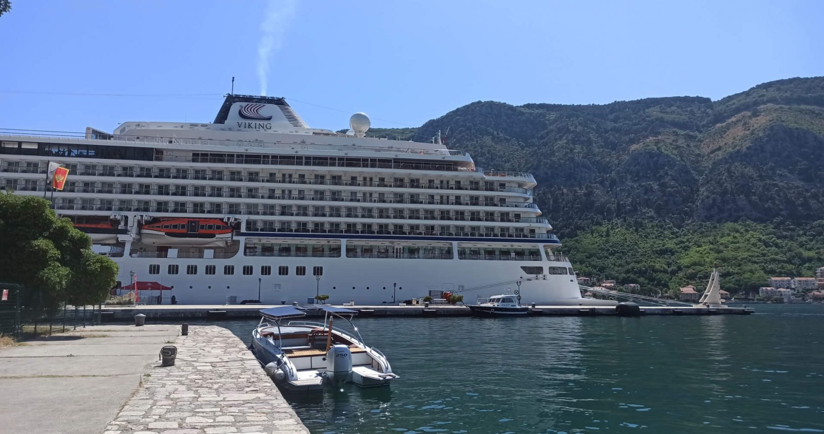 Cruise ship in Kotor from promenade
