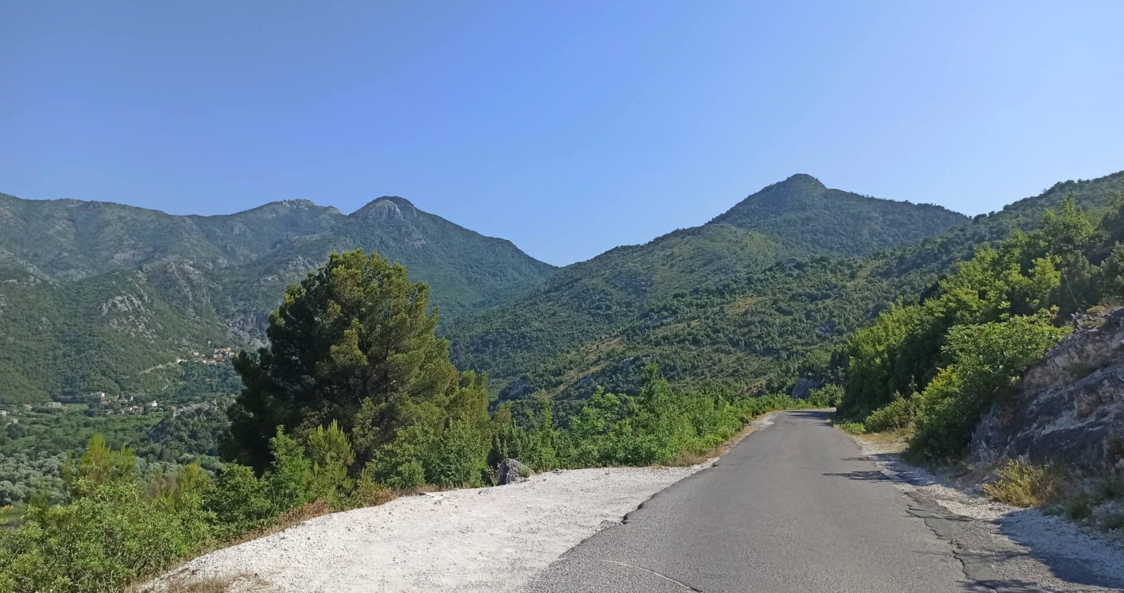 Lovely road near Skadar lake