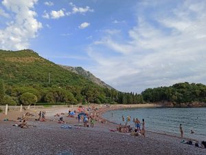 Milocer beach with people