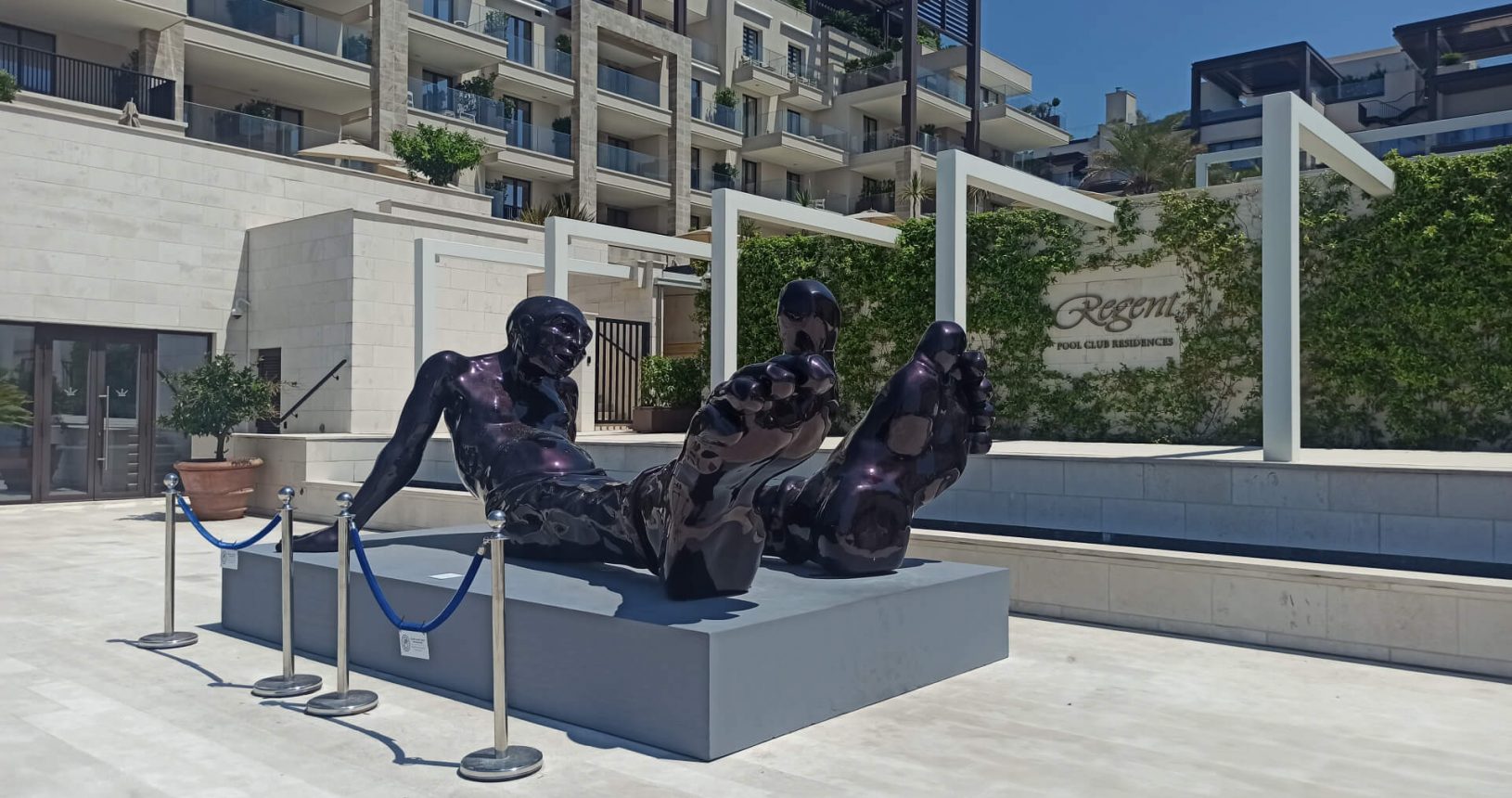 Summer sculpture 7 in Porto Montenegro