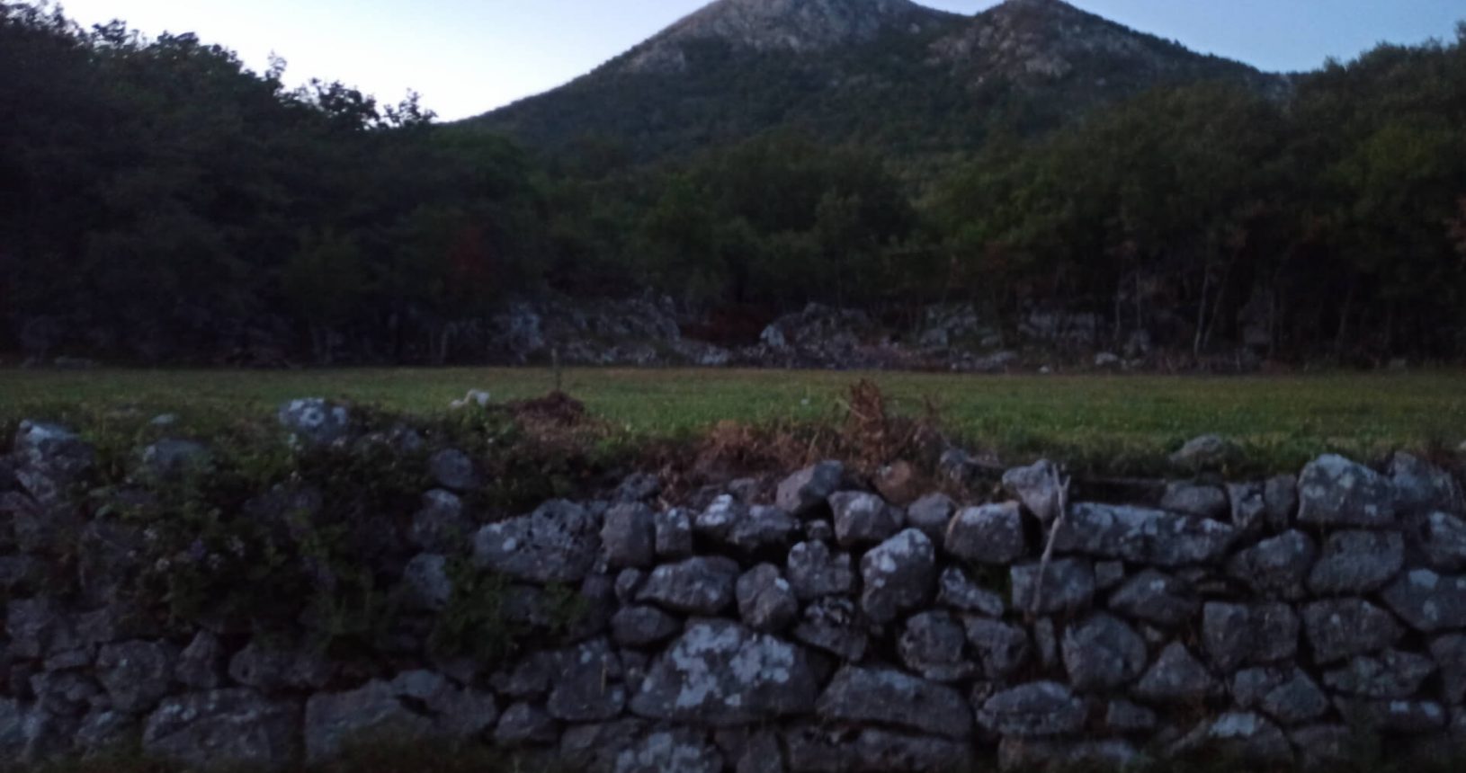 Mountains around lightland park area