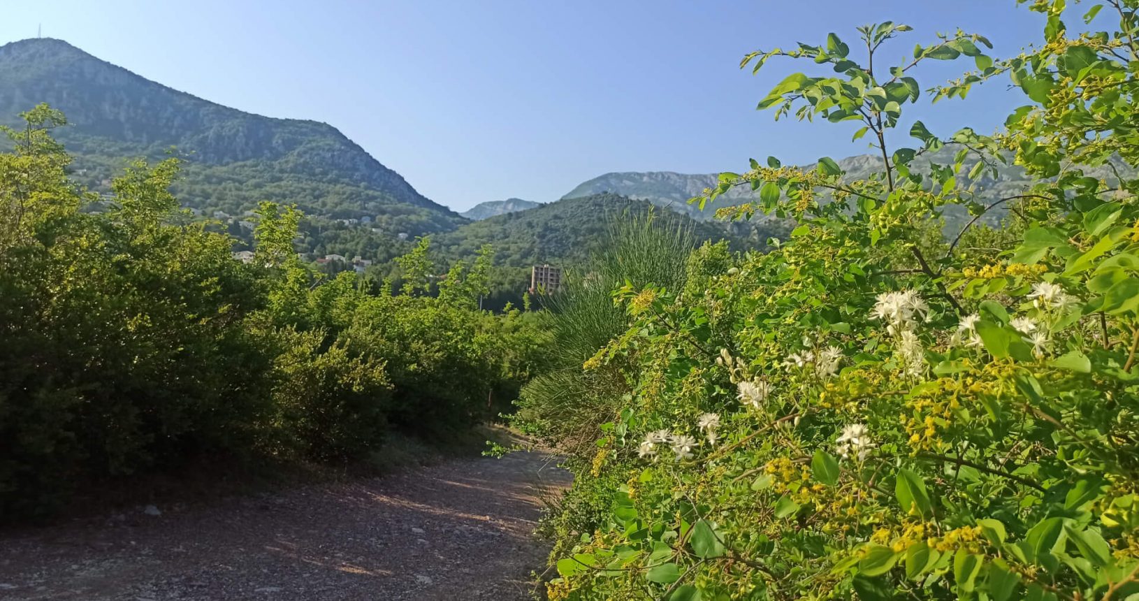 Mountains in the area of Strbina Beach