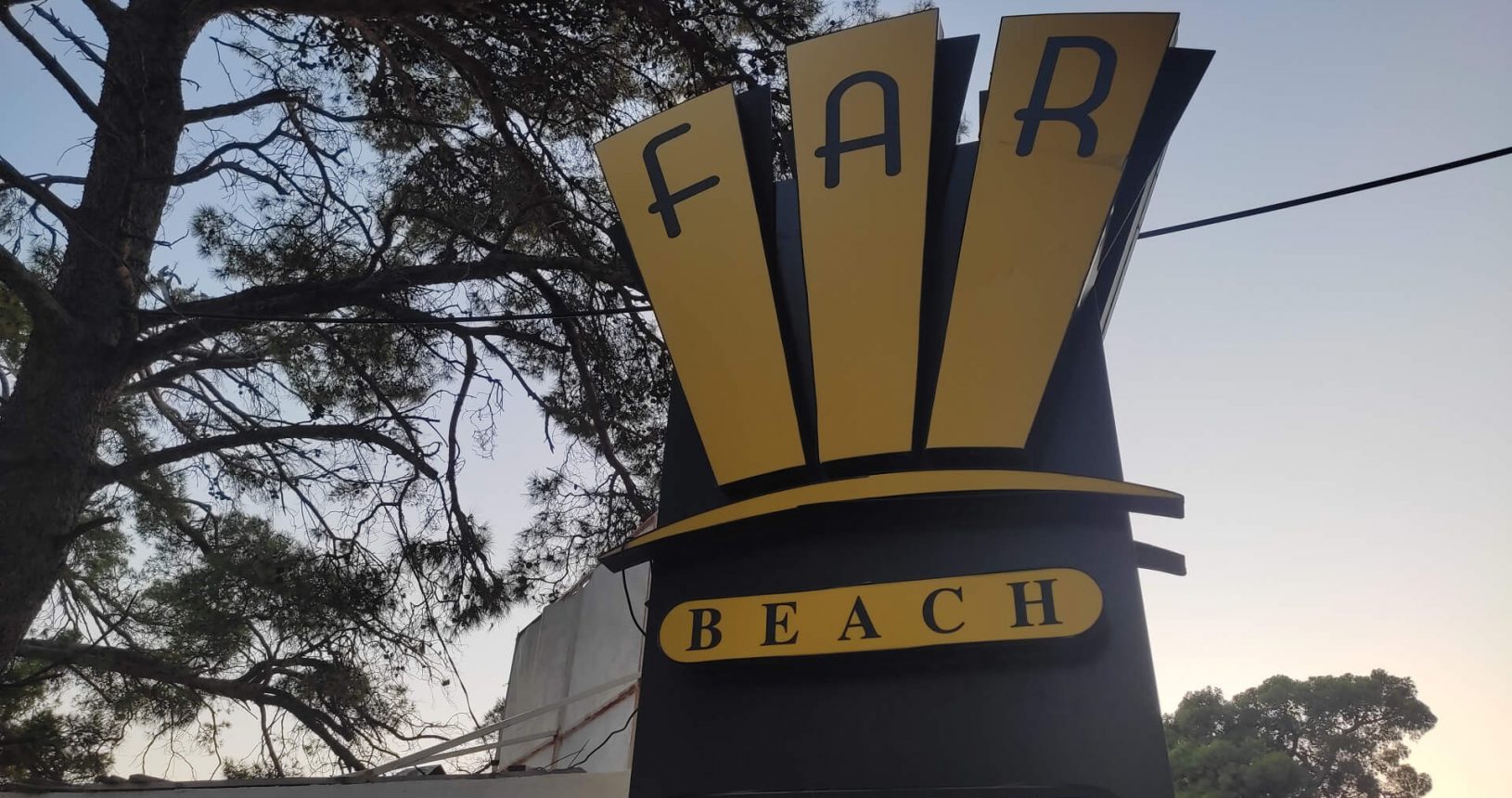 Far Beach sign