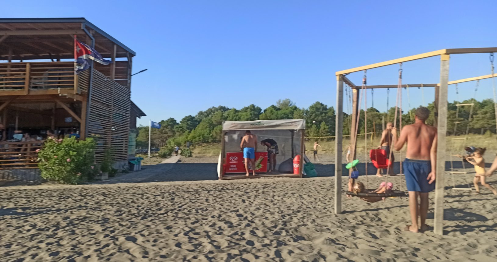 Mojito Beach bar and playground
