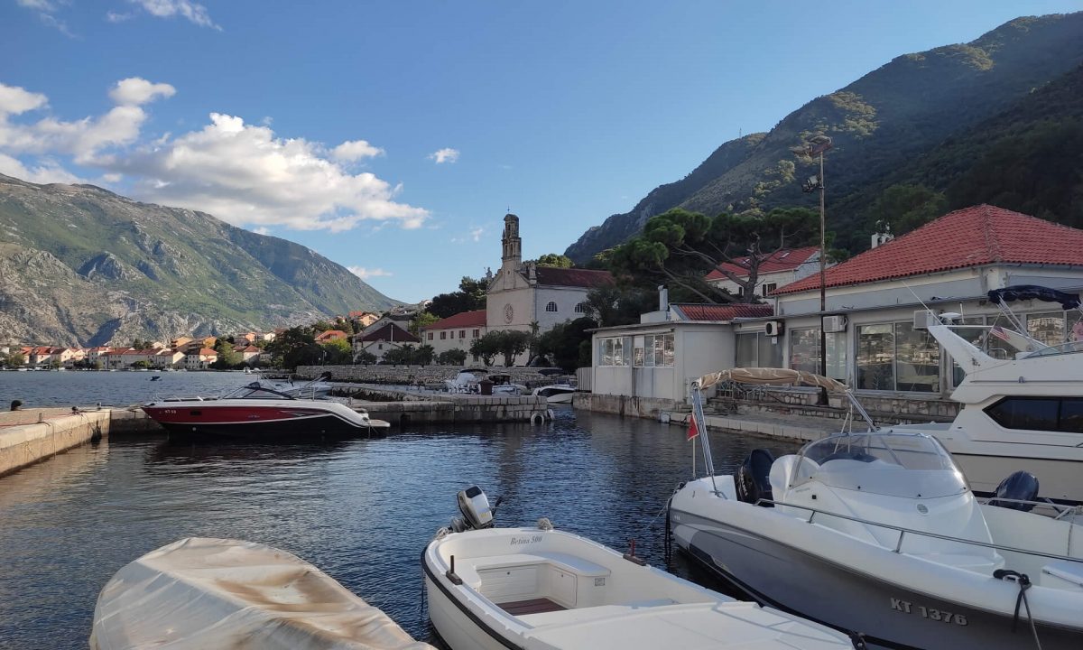 Church-from-between-boats-Prcanj