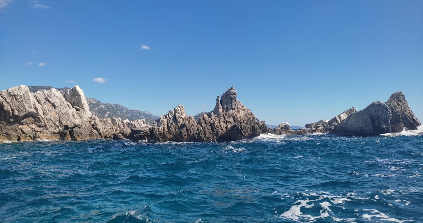 Turquoise-sea-and-St.Nedelja-island-rocks