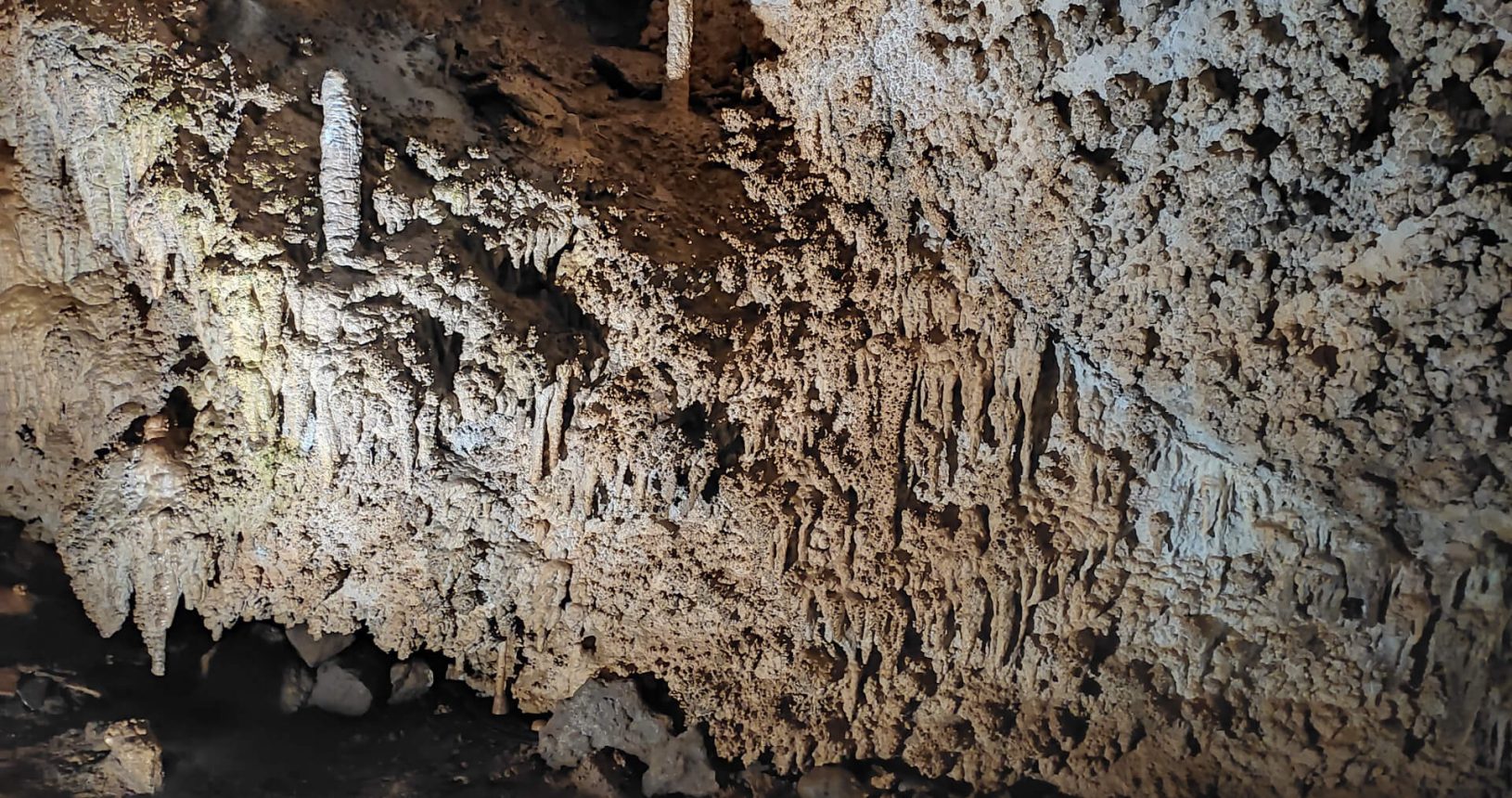 Lots of beauty in Lipa Cave