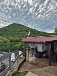 oldhouseskadarlake